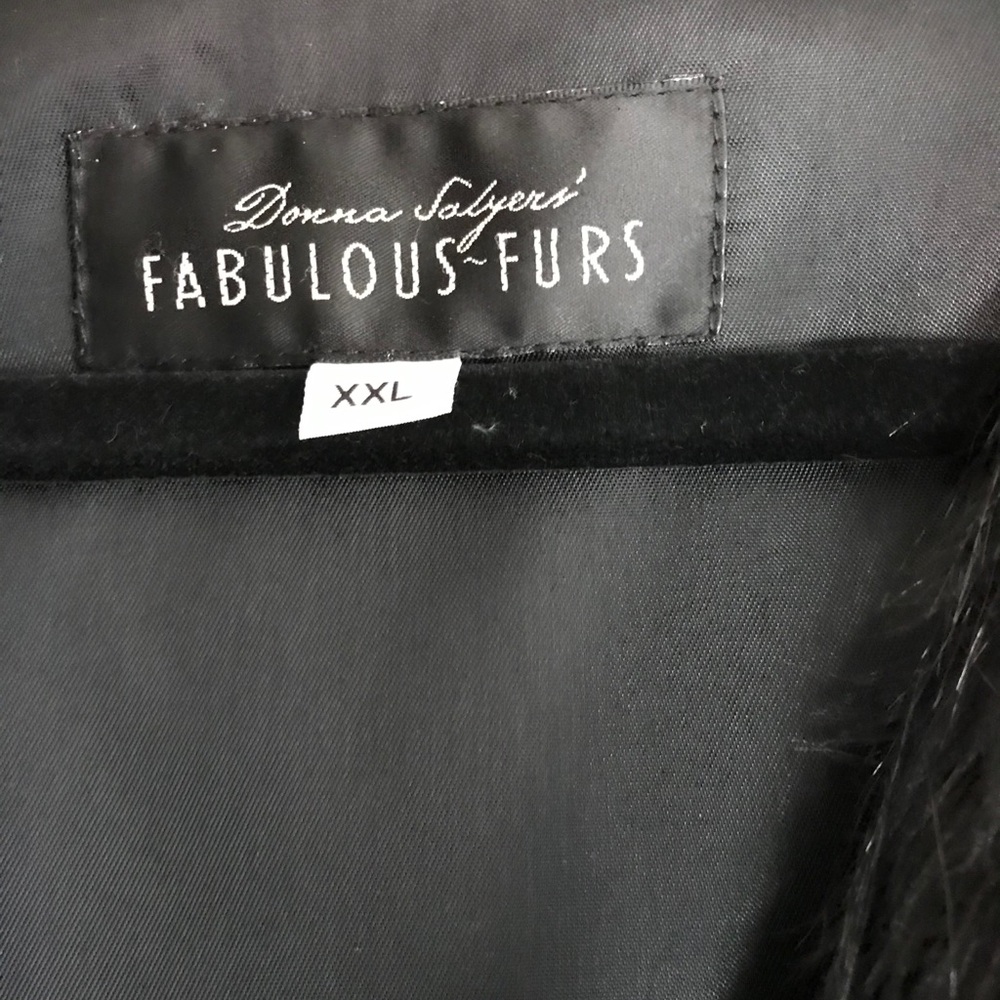 🖤”NWOT”🖤 BLACK FAUX FUR VEST . . . - Picture 3 of 6